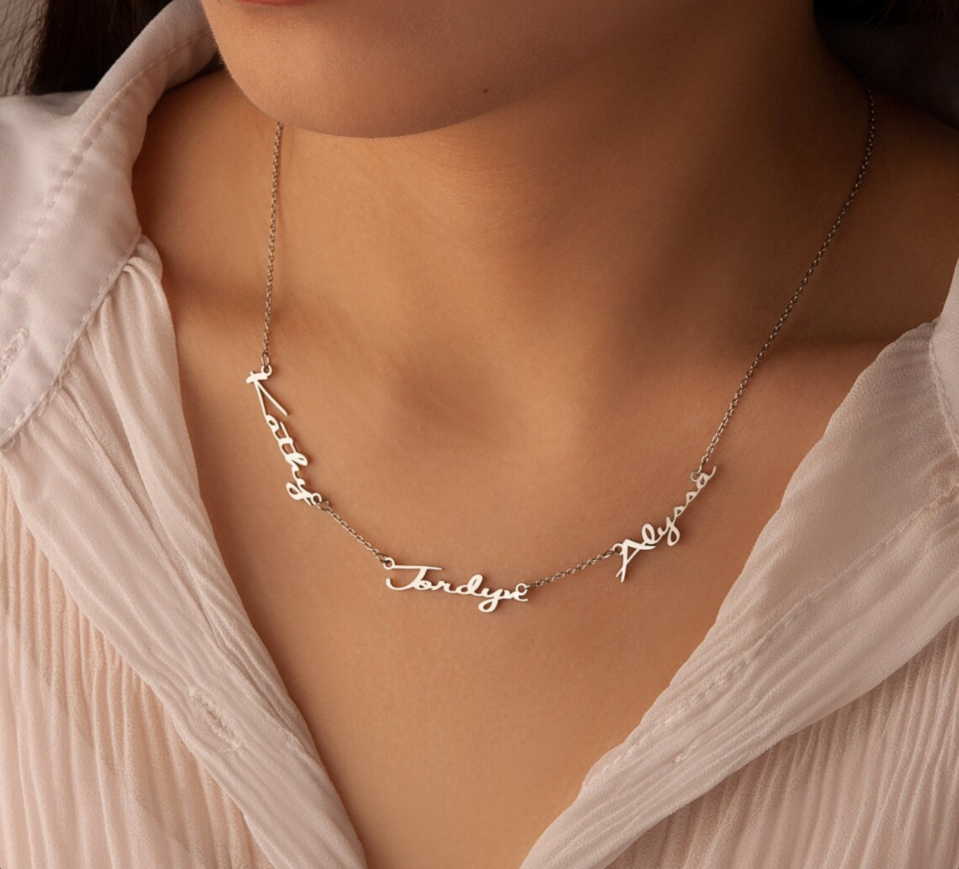 Hazel Multi-Name Pendant Necklace