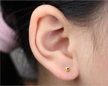 Easy and painless ear piercing at home, create your own earring style!