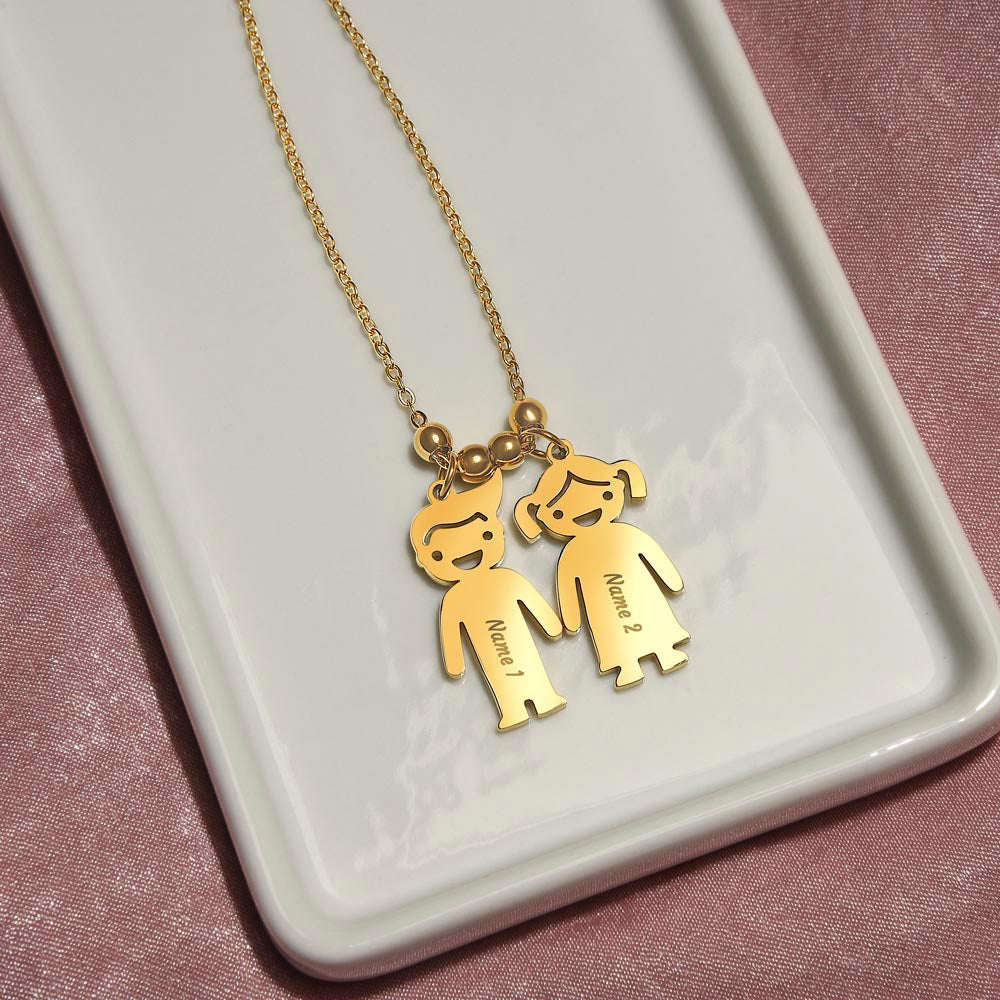 Léa Family Name Necklace